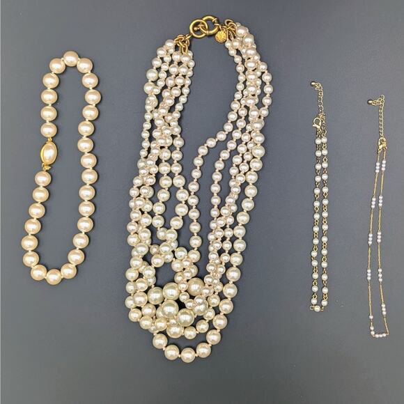 Happily Ever After Pearl Curated 8-piece Jewelry Collection - Picture 8 of 8